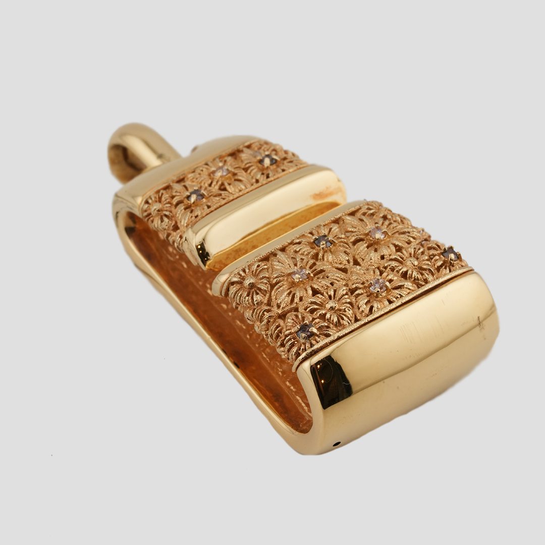 18K Gold Pendant 