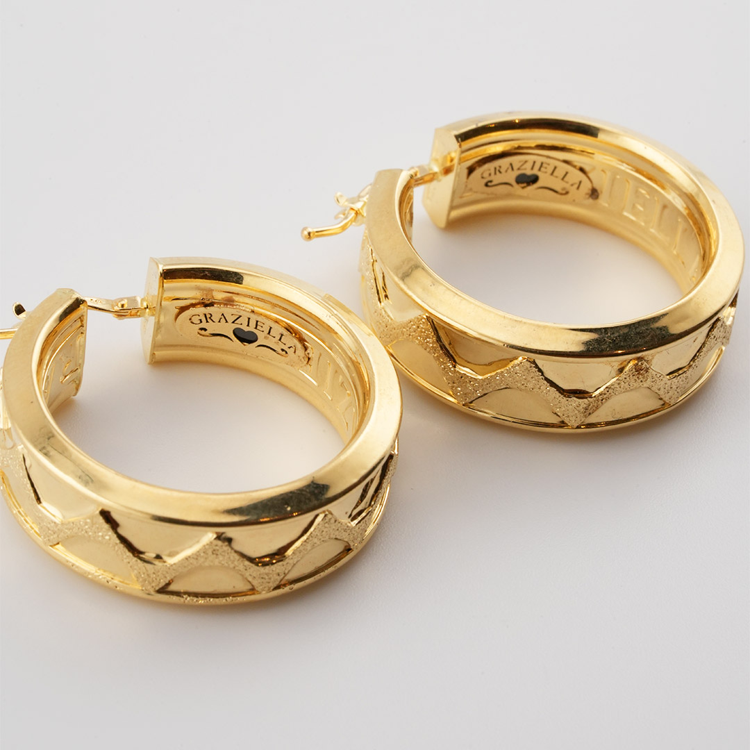 18K Gold Earring