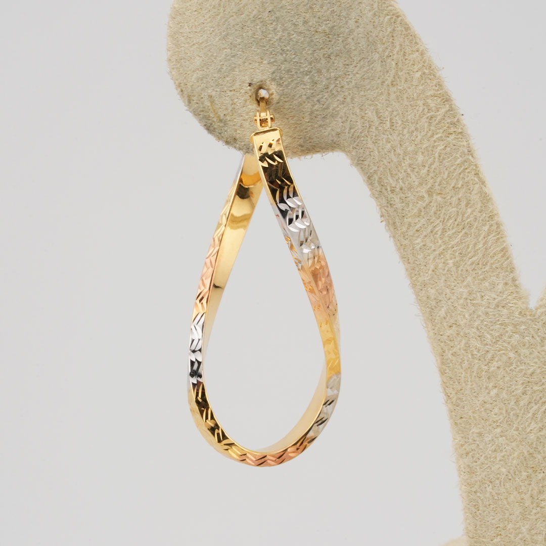 18K  gold earring