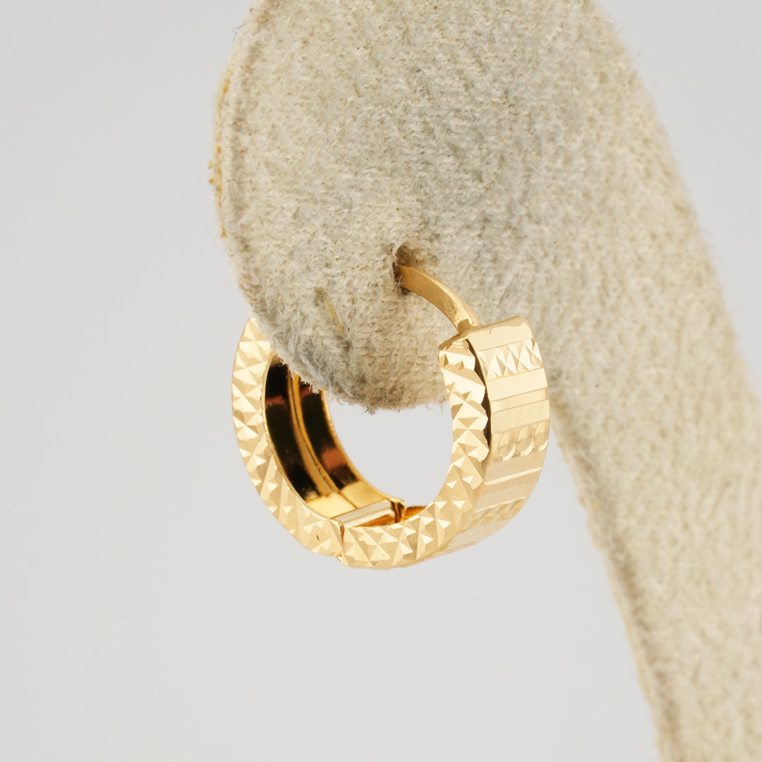 18K  gold earring
