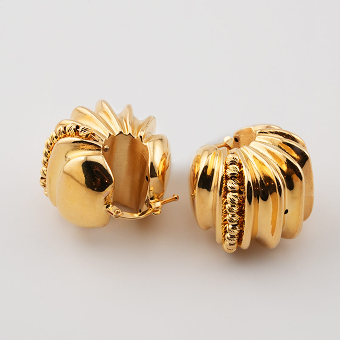 18K gold earrings