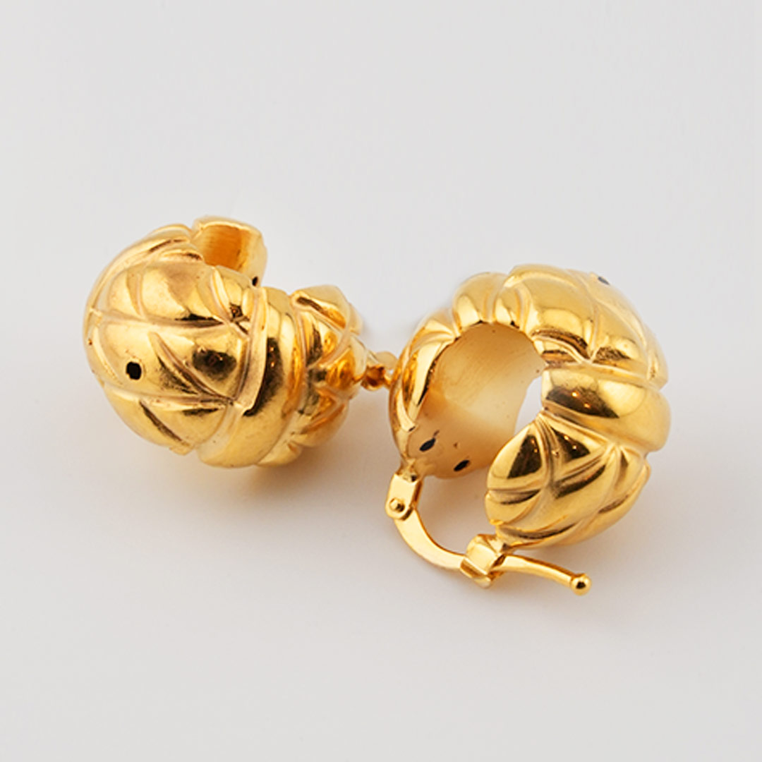 18K gold earrings