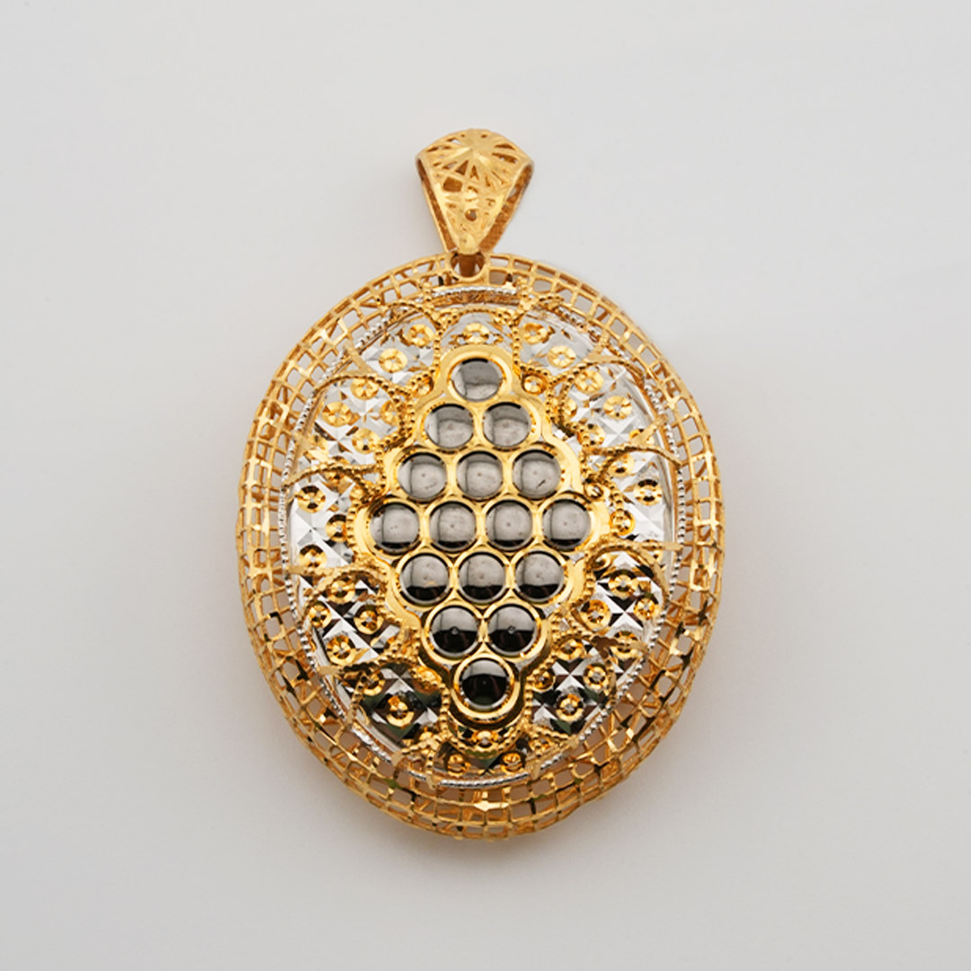 18K gold pendant