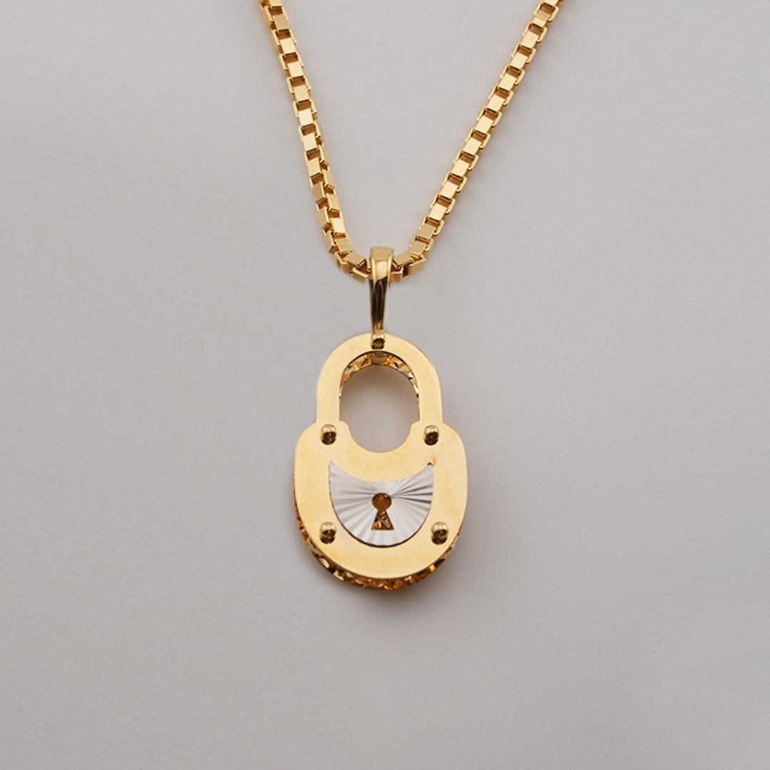 18K gold pendant