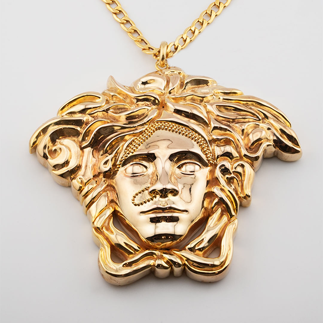 18K gold pendant