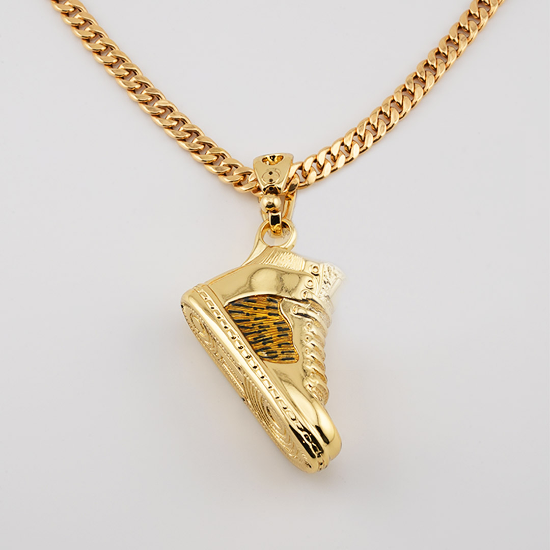 18K gold pendant