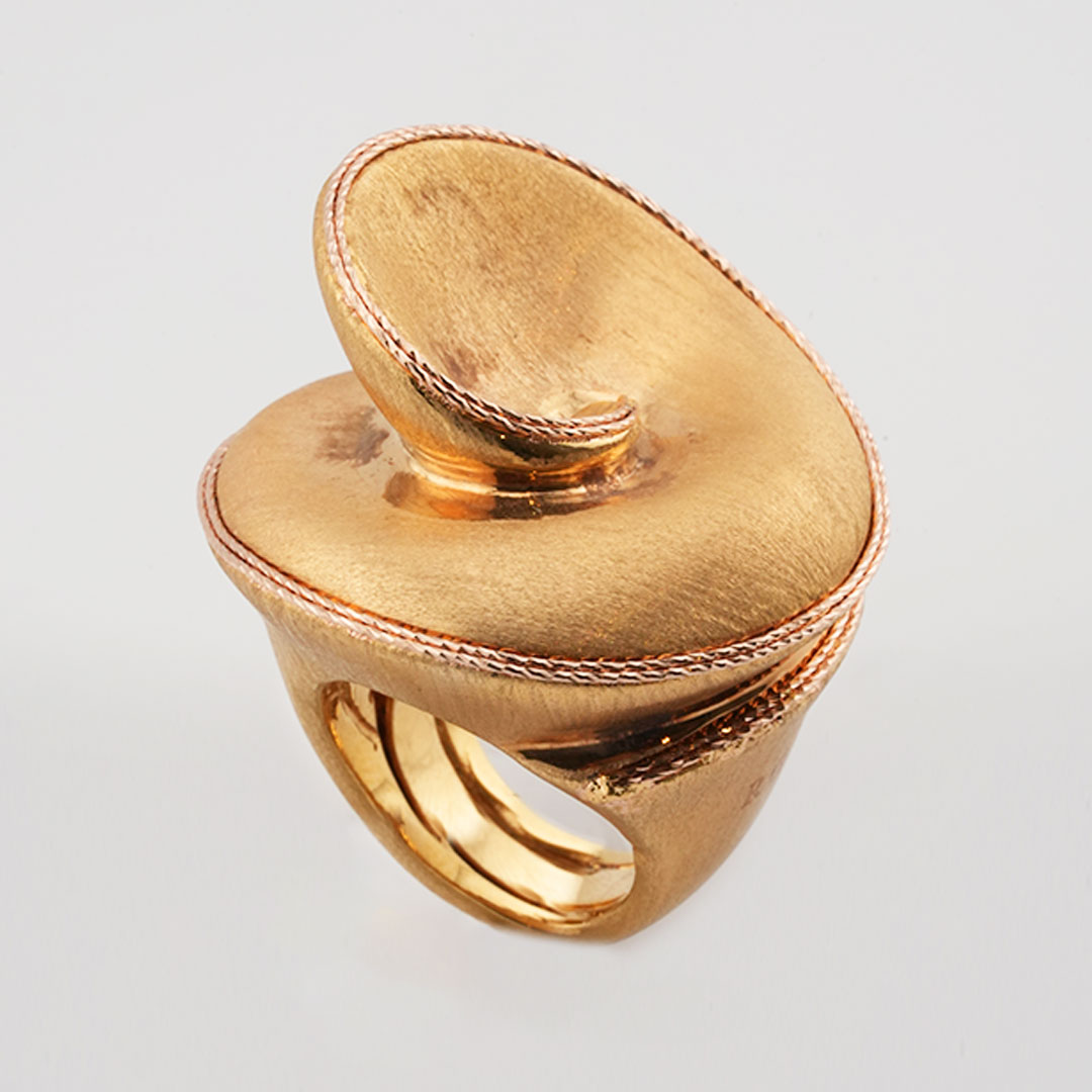 18K gold ring
