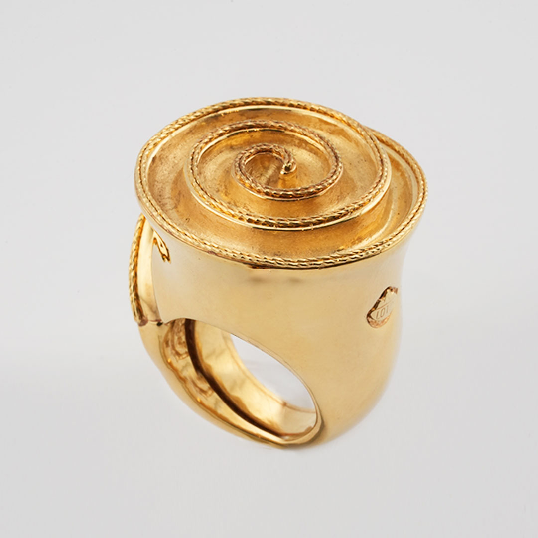 18K gold ring