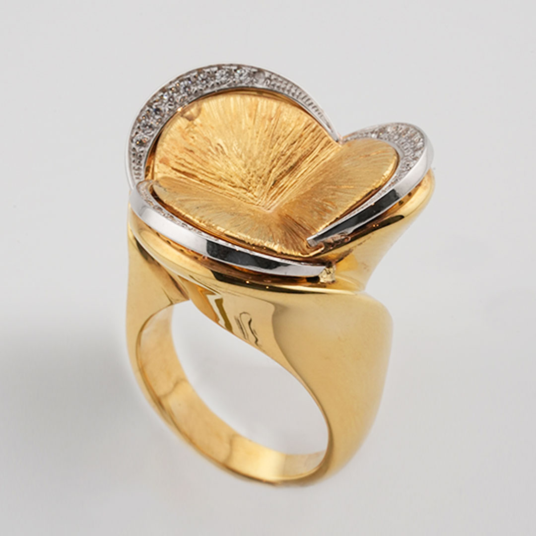 18K gold ring