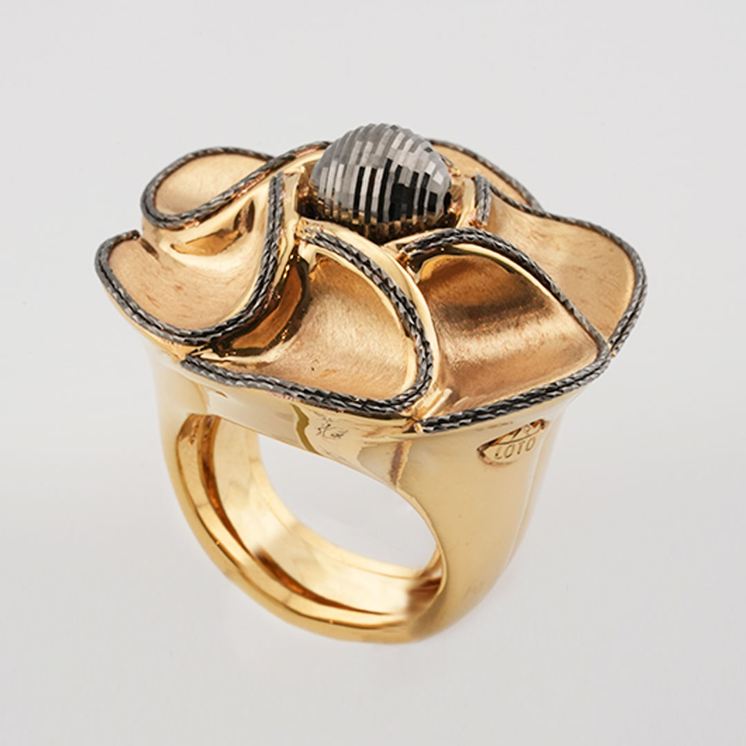 18K gold ring